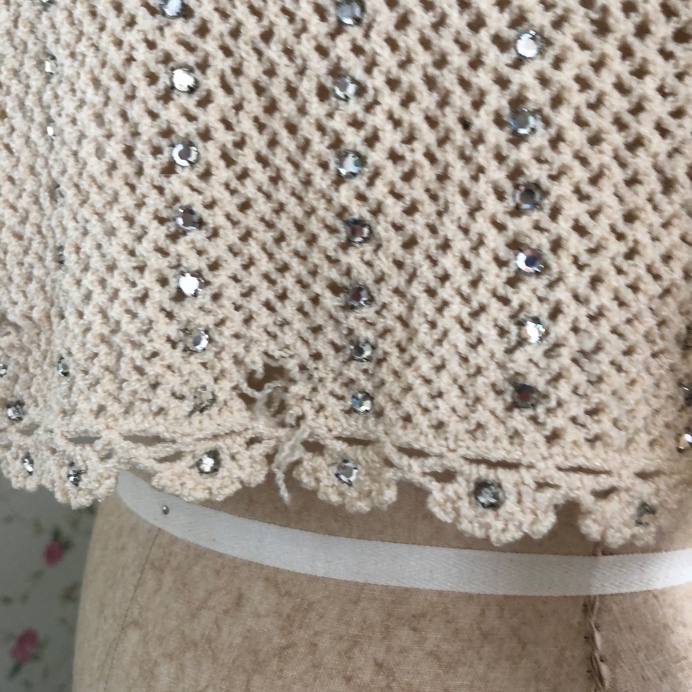 Handknit Vintage Shrug Cardigan, Scallop Edging Rhinestone Closure - Picture 9 of 12
